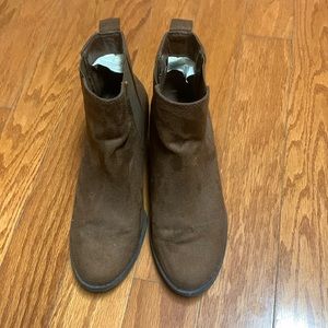American Eagle Booties Size 7